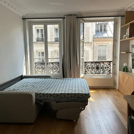 Et Canape-lit * Paris